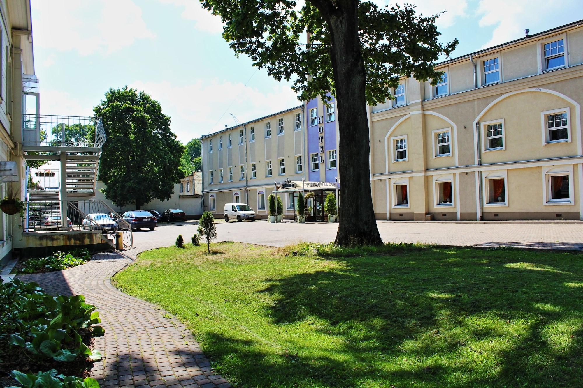 Nb With Free Parking Viesnīca 3*